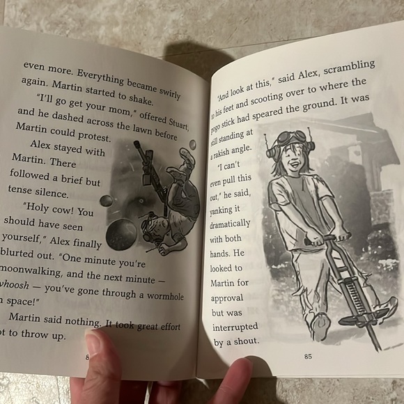 Two Pack paperback chapter book/ comic book - Picture 7 of 16